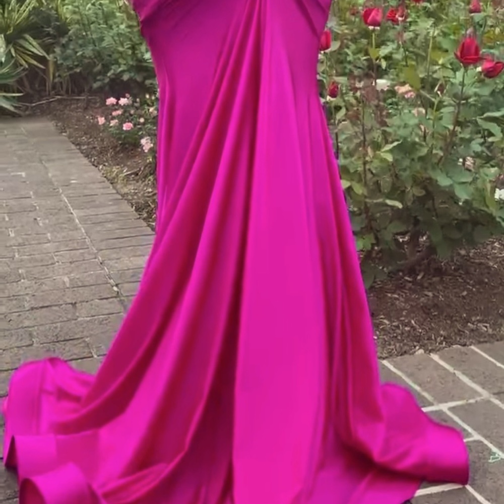 Elegant Pink Prom dress